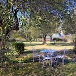Location Phoebe Dans La Propriete Elaia