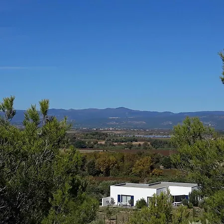 Location Phoebe Dans La Propriete Elaia *