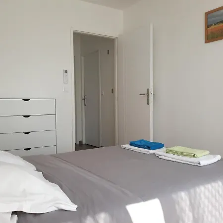 Location Phoebe Dans La Propriete Elaia Tourouzelle