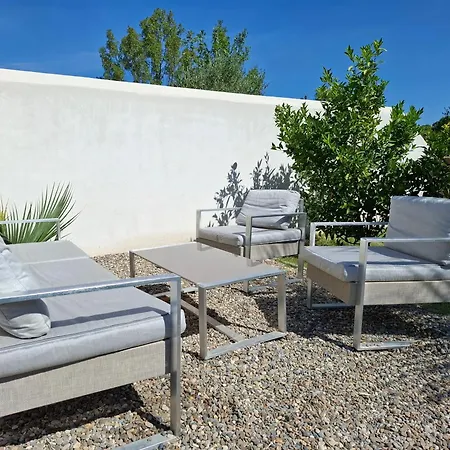 Location Phoebe Dans La Propriete Elaia *