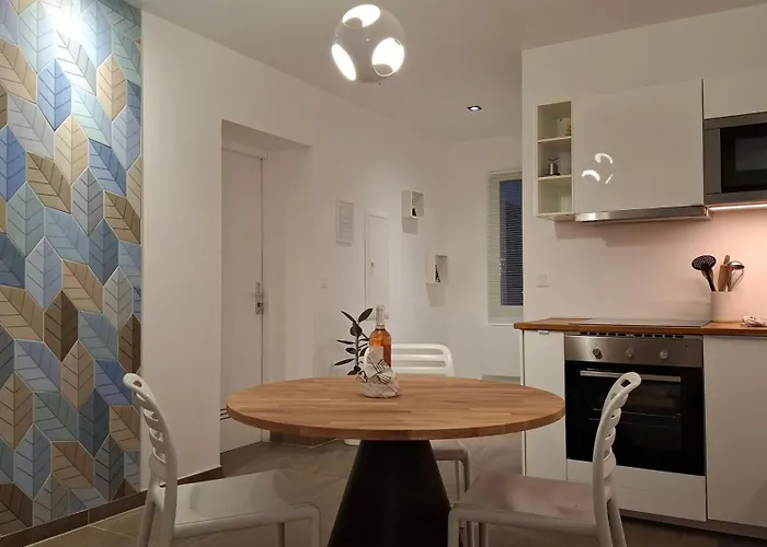 Location Phoebe Dans La Propriete Elaia Villa Tourouzelle